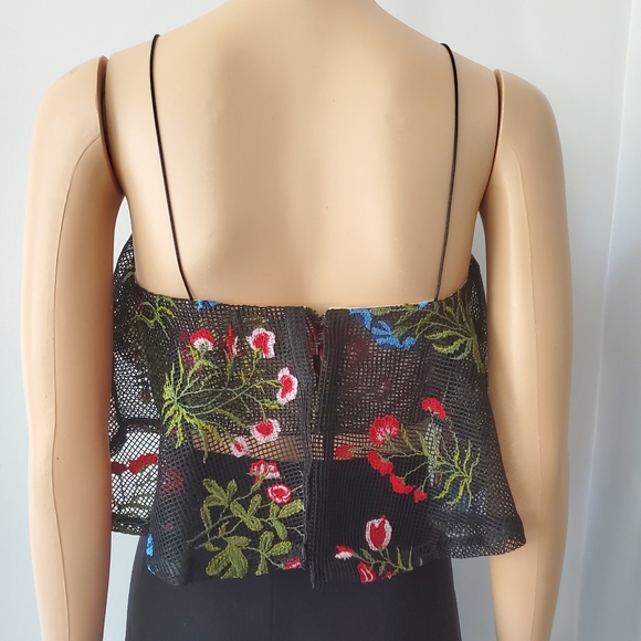 Vone Knit Embroidered Cropped Top Size Small NWT - Picture 5 of 13